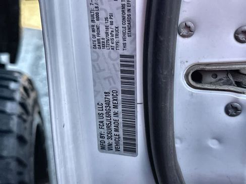 Used 2024 RAM 2500 Big Horn image 25