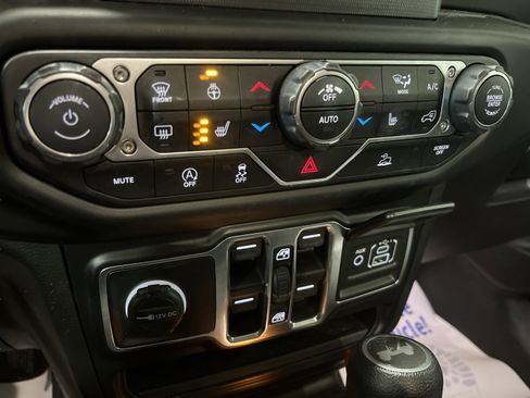 Used 2022 Jeep Wrangler Unlimited Sport image 22