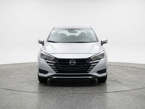Used 2025 Nissan Versa SV FWD image 2