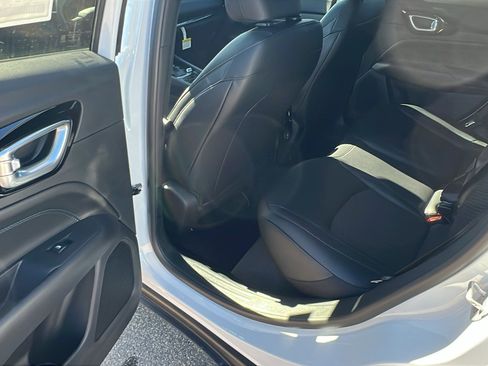 New 2026 Jeep Compass Latitude image 19