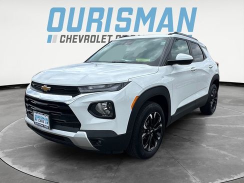 Used 2023 Chevrolet TrailBlazer LT AWD/4WD image 2