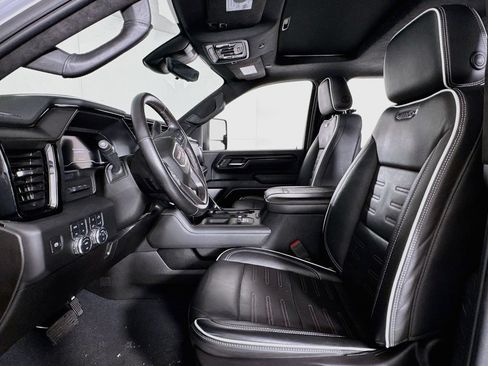 Used 2025 GMC Sierra 2500 AT4X AWD/4WD image 11