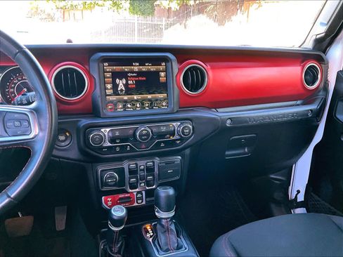 Used 2022 Jeep Wrangler Unlimited Rubicon image 9