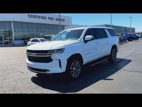 Used 2023 Chevrolet Suburban LS w/ Max Trailering Package AWD/4WD image 4