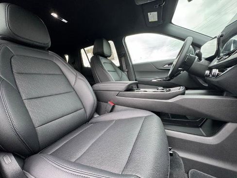 New 2026 Chevrolet Equinox LT w/ Convenience Package II image 21