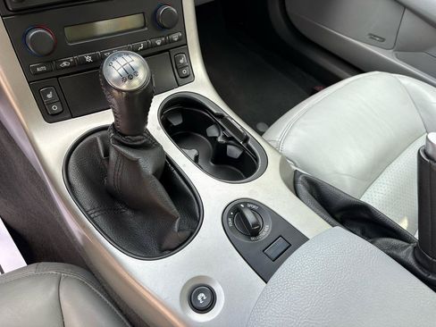 Used 2005 Chevrolet Corvette Coupe w/ Preferred Equipment Group RWD image 19