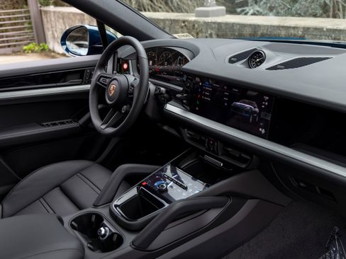 New 2026 Porsche Cayenne Coupe image 49