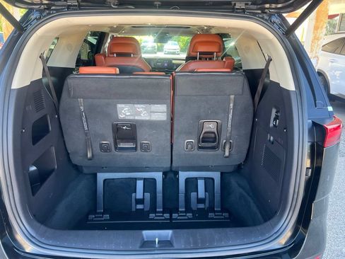 Used 2022 Kia Carnival SX Prestige FWD image 12