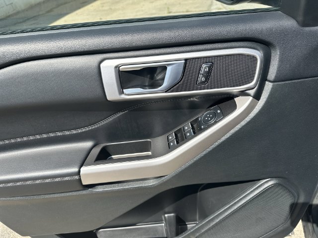 Used 2023 Ford Explorer XLT AWD/4WD image 24