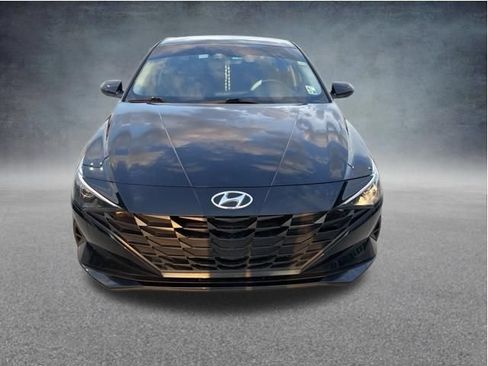 Used 2023 Hyundai Elantra SEL FWD image 2