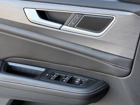 New 2026 Volkswagen Atlas Cross Sport SE FWD image 22