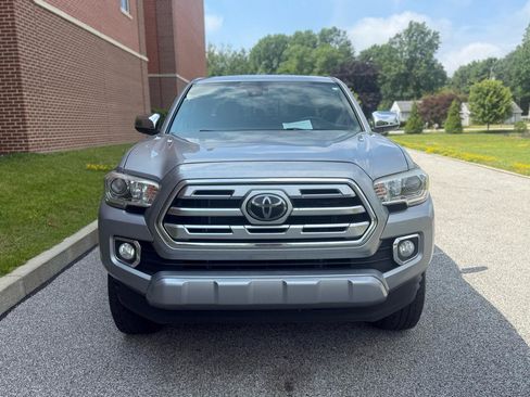 Used 2018 Toyota Tacoma Limited AWD/4WD image 2