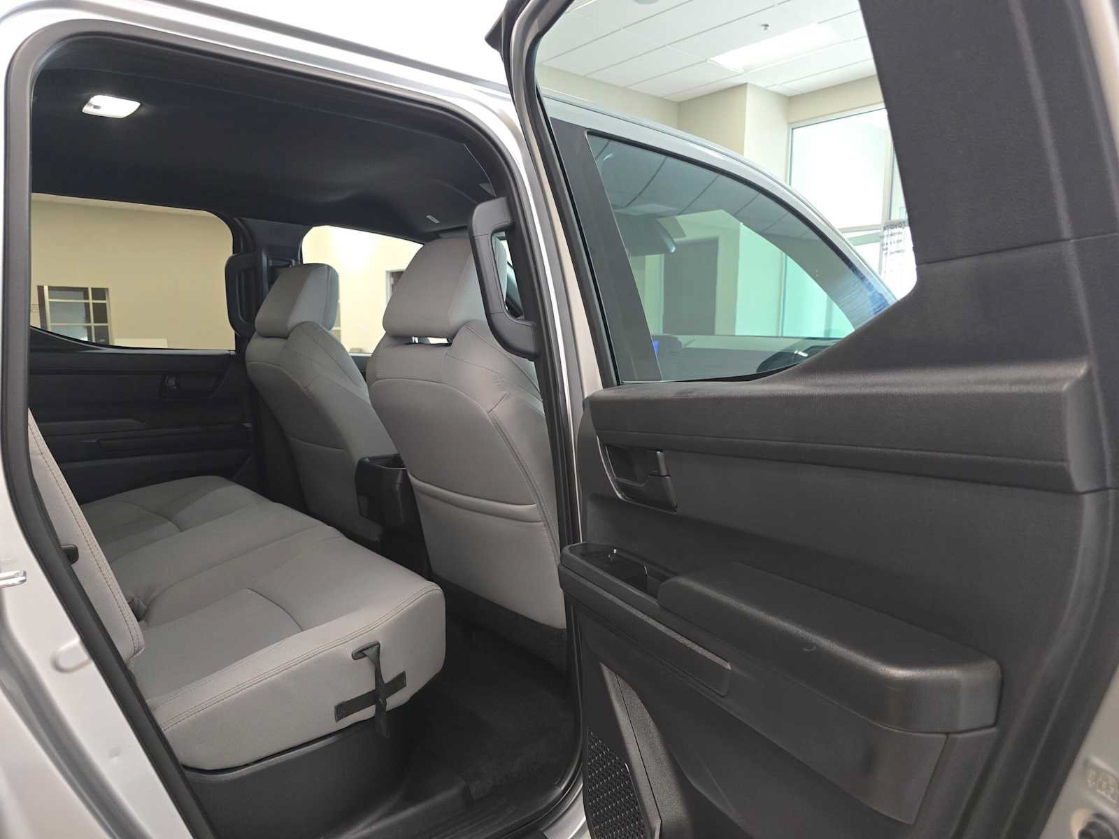 Certified 2025 Toyota Tacoma SR5 AWD/4WD image 25
