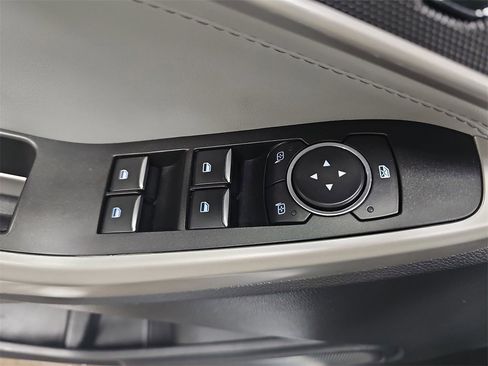 Used 2021 Ford Explorer XLT w/ Equipment Group 202A image 27