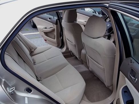 Used 2006 Honda Accord LX image 9