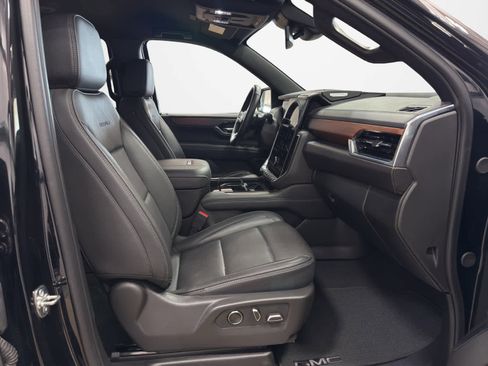 Used 2025 GMC Yukon Denali image 29