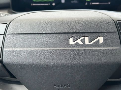 Used 2026 Kia Sportage LX FWD image 33