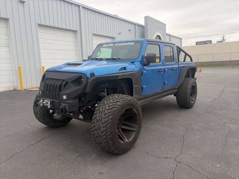 Used 2023 Jeep Gladiator Sport image 3