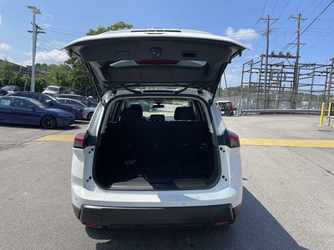 Used 2024 Nissan Rogue S FWD image 13