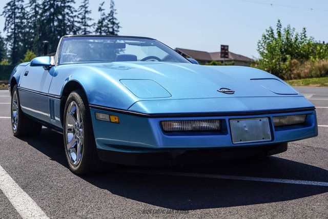 Used 1988 Chevrolet Corvette Convertible RWD image 12