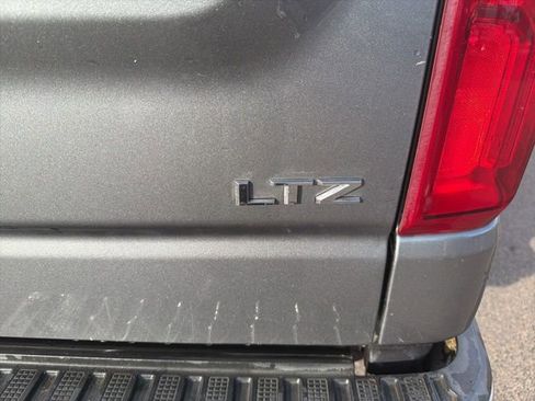 Used 2021 Chevrolet Silverado 1500 LTZ w/ LTZ Premium Package image 17
