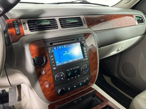 Used 2010 Chevrolet Tahoe LTZ AWD/4WD image 18