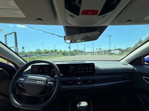 Used 2025 Kia K4 FWD image 32