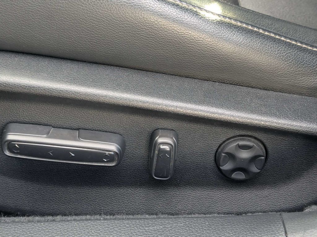 Used 2018 Honda Accord Sport image 24