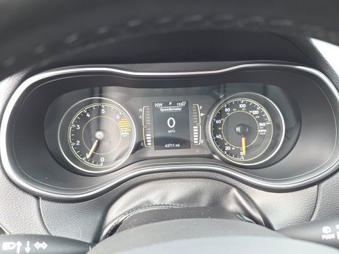 Used 2020 Jeep Cherokee Latitude Plus w/ Cold Weather Group image 21