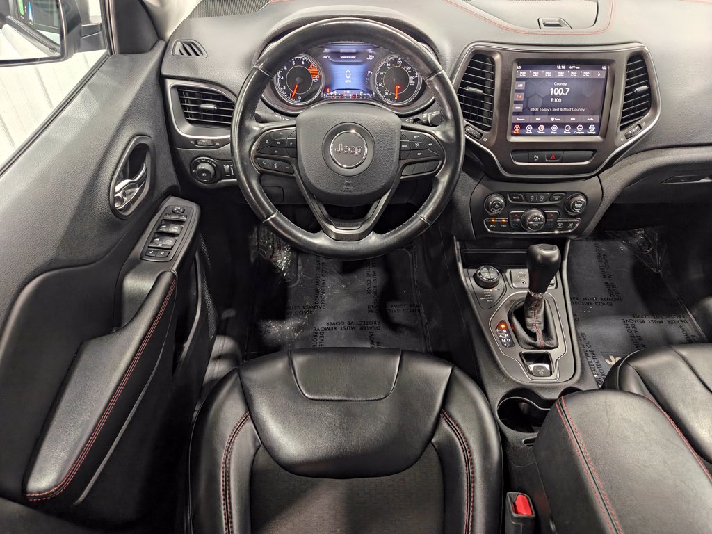 Used 2019 Jeep Cherokee Trailhawk AWD/4WD image 4