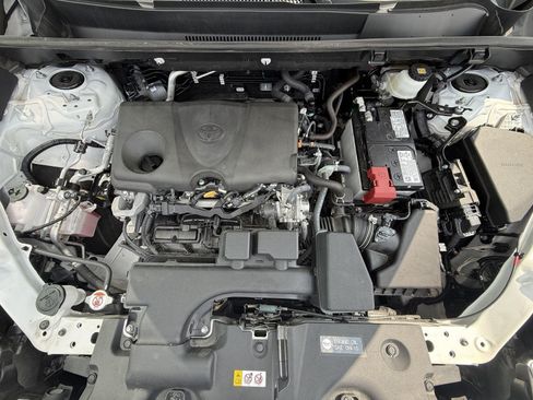 Used 2025 Toyota RAV4 XLE AWD/4WD image 14
