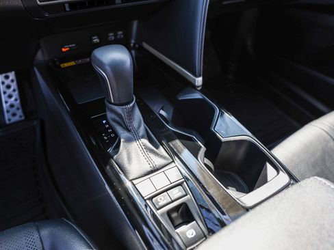 Used 2025 Toyota Camry XSE FWD image 11