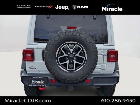 Certified 2025 Jeep Wrangler Unlimited Rubicon w/ Convenience Group image 5