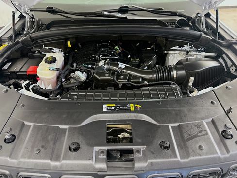 Used 2023 Jeep Grand Cherokee Altitude AWD/4WD image 35