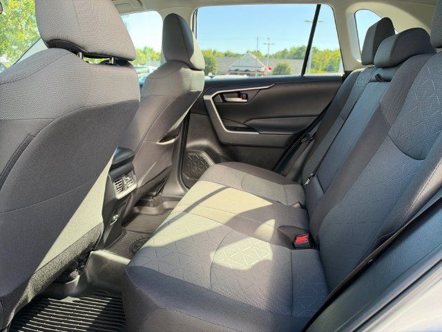 Used 2024 Toyota RAV4 XLE w/ Convenience Package FWD image 14