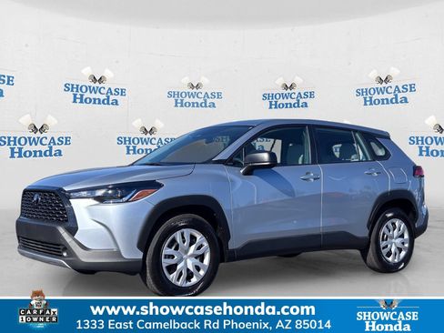 Used 2024 Toyota Corolla Cross L FWD image 1