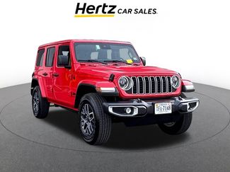 Used 2025 Jeep Wrangler Sahara video 1