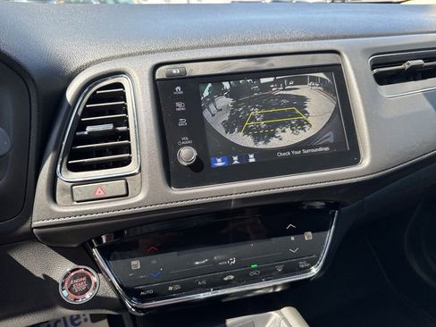 Used 2020 Honda HR-V Touring image 14