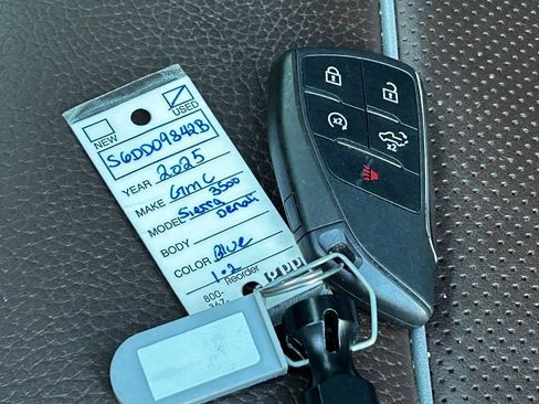 Used 2025 GMC Sierra 3500 Denali w/ Denali Reserve Package image 51