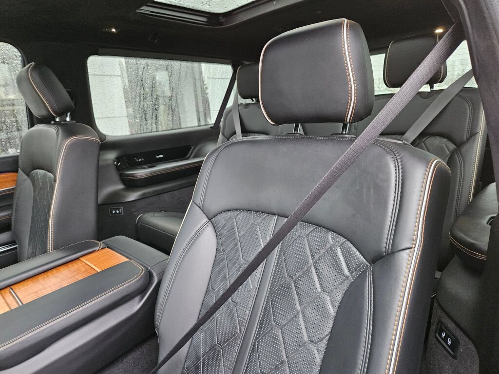 Used 2024 Jeep Grand Wagoneer L Series III AWD/4WD image 14