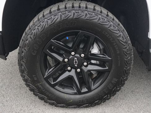 New 2026 Chevrolet Silverado 1500 Custom Trail Boss w/ LPO, Dark Essentials Package image 10