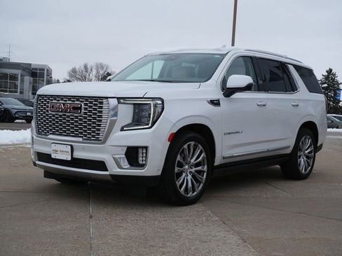 Used 2023 GMC Yukon Denali image 3