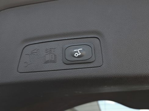 Used 2019 Lincoln MKC Premiere image 31