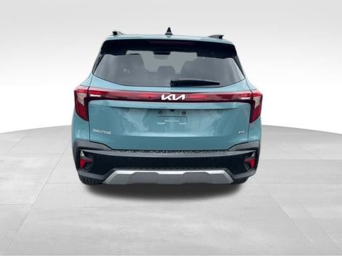 Certified 2025 Kia Seltos EX AWD/4WD image 6