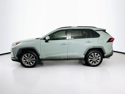 Used 2019 Toyota RAV4 XLE Premium w/ Cold Weather Package FWD image 4