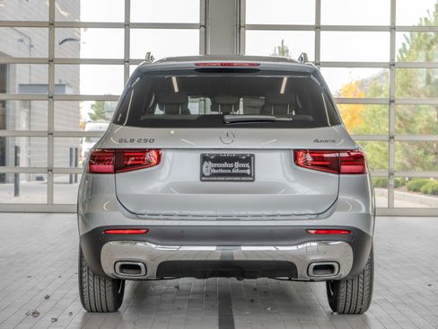 New 2026 Mercedes-Benz GLB 250 4MATIC image 14