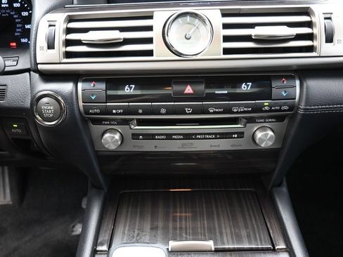 Used 2013 Lexus LS 460 L w/ Ultra Luxury Pkg RWD image 28