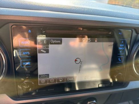 Used 2019 Toyota Tacoma TRD Sport w/ TRD Premium Sport Package image 19