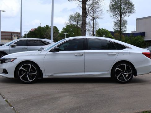 Used 2021 Honda Accord Sport image 3