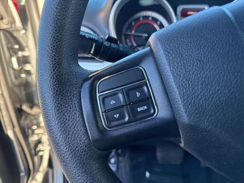 Used 2018 Dodge Journey SE image 25